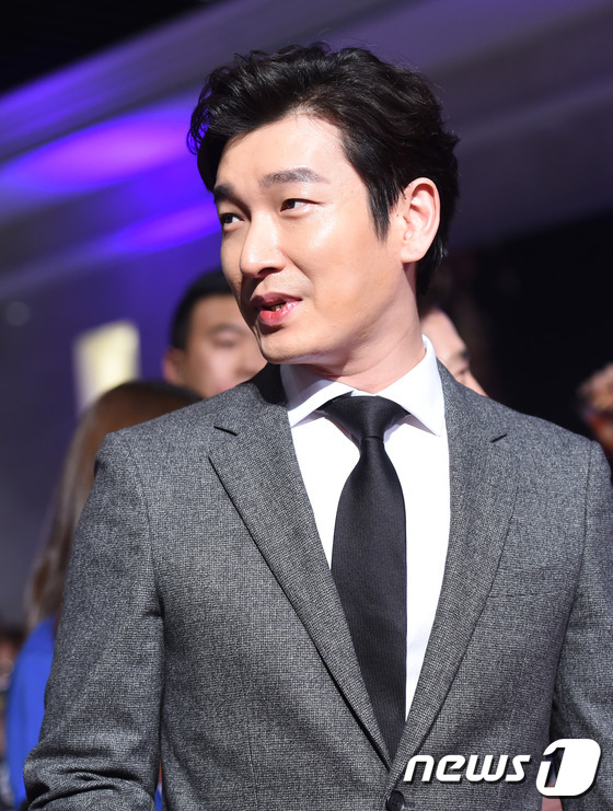 (서울=뉴스1스타) 권현진 기자 = 매력 만점 하트 입술.배우 조승우가 4일 오후 서울 잠실 롯데시네카 월드타워점에서 열린 영화 ‘내부자들’(감독 우민호) 오픈 토크에 참석해 팬들 …