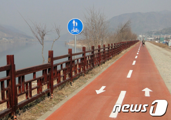 춘천 의암호 자전거도로. (뉴스1 DB)