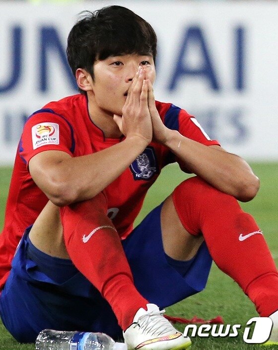 본문 이미지 - 1일 귀국한 대표팀의 김진수는 "이번 대회에서 실수를 통해 큰 배움을 얻었다"며 "소속팀에서 입지를 확실히 한 뒤 2018년 월드컵을 준비하겠다"고 전했다. ⓒ News1 DB