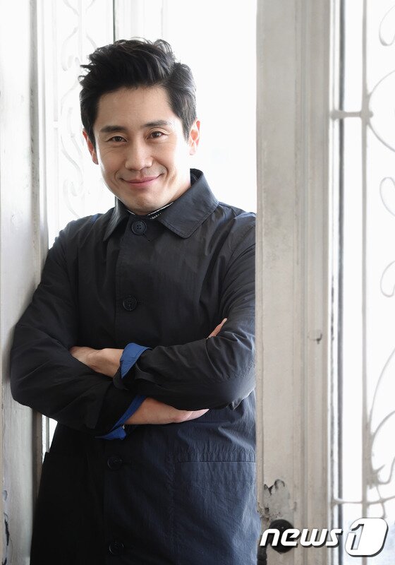본문 이미지 - 배우 신하균이 최근 진행된 뉴스1스포츠와의 인터뷰에서 작품의 흥행에 대한 생각을 솔직하게 밝혔다. ⓒ News1 스포츠 / 권현진 기자