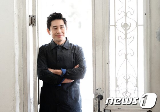 본문 이미지 - 배우 신하균이 최근 진행된 뉴스1스포츠와의 인터뷰에서 영화 '순수의 시대'에 출연한 소감을 털어놨다. ⓒ News1 스포츠 / 권현진 기자