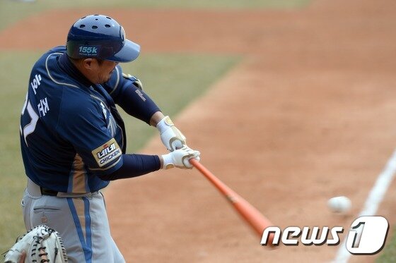 본문 이미지 - 이호준이 18일 대전 한화전에서 개인 통산 1600안타의 고지를 밟았다.  ⓒ News1 정회성 기자