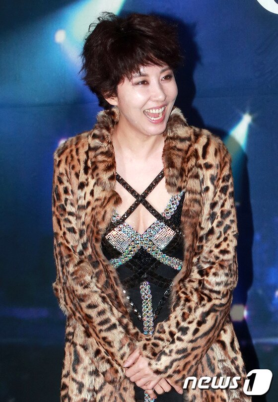 본문 이미지 - 김완선 교통사고 소식이 전해졌다.  ⓒ News1 DB