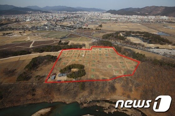 천년 속살 드러낸 '경주 월성'…건물터·유물 '줄줄이' - 뉴스1
