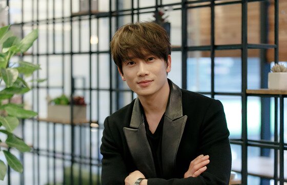 본문 이미지 - 배우 지성이 최근 강남구 신사동 모처에서 MBC 수목드라마 '킬미, 힐미' 종영 소감을 전했다. ⓒ 뉴스1스포츠 / 나무액터스