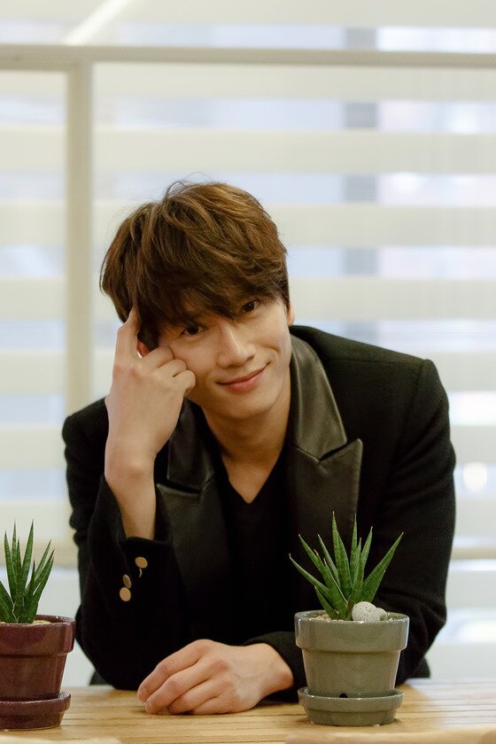 본문 이미지 - 배우 지성이 최근 강남구 신사동 모처에서 MBC 수목드라마 &acute;킬미, 힐미&acute;로 얻은 큰 인기에 대한 솔직한 생각을 털어놨다. ⓒ 뉴스1스포츠 / 나무액터스