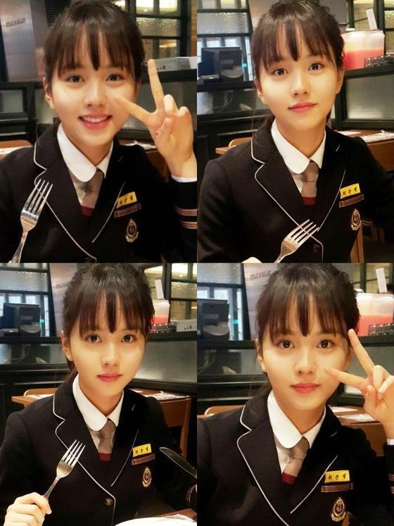 본문 이미지 - '냄새를 보는 소녀' 김소현 셀카가 관심을 받고 있다. ⓒ 뉴스1스포츠 / 김소현 트위터