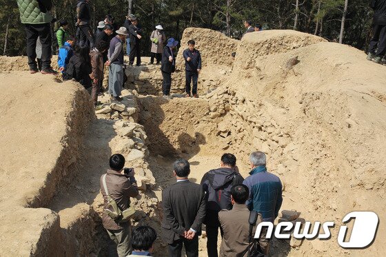 본문 이미지 - 창녕 계성고분군 발굴 현장 공개 ⓒ News1 DB
