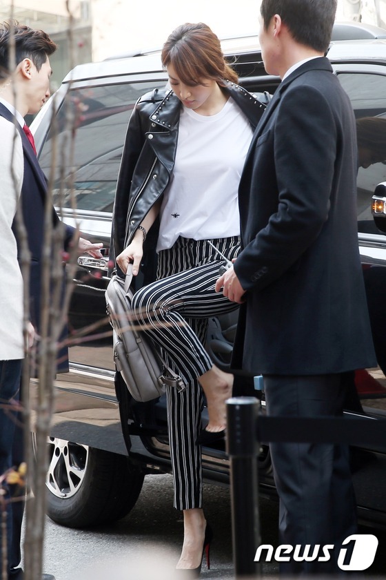 (서울=뉴스1) = 배우 수현이 27일 오후 서울 강남구 청담동의 한 갤러리에서 열린 글로벌 시티즌을 위한 여행, 비즈니스, 라이프스타일 대표 브랜드 투미(TUMI) 40주년 전시 …