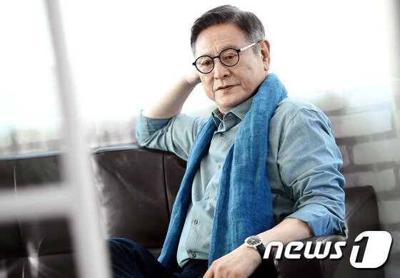 본문 이미지 - 배우 박근형이 최근 삼청동의 한 카페에서 진행된 인터뷰에서 영화 '장수상회'에서 주연을 맡은 소감을 밝혔다. ⓒ News1 스포츠 / 권현진 기자
