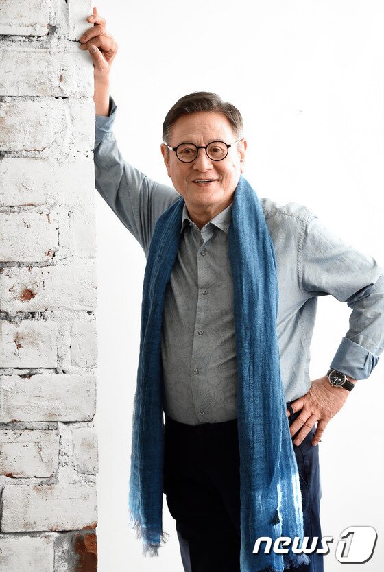 본문 이미지 - 배우 박근형이 최근 삼청동의 한 카페에서 진행된 인터뷰에서 영화 '장수상회'를 통해 바라는 점에 대해 털어놨다. ⓒ News1 스포츠 / 권현진 기자