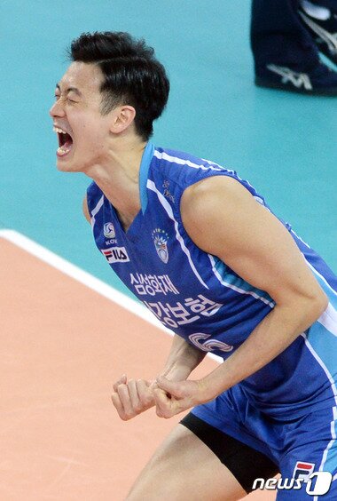 본문 이미지 - 제대 이후 삼성화재의 주전 세터에 도전하고 있는 황동일. /뉴스1 ⓒ News1 신웅수 기자