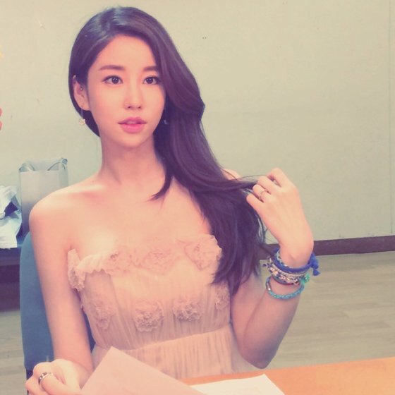 본문 이미지 - 지창욱과 김주리가 열애설에 휩싸였다. ⓒ News1스포츠 / 김주리 트위터