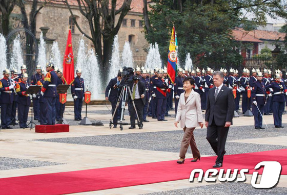 콜롬비아 대통령궁 방문한 박근혜 대통령