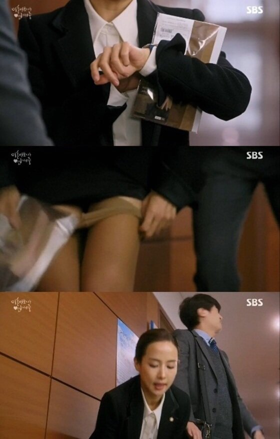 본문 이미지 - '이혼변호사는 연애중' 조여정이 연우진을 당황시켰다. ⓒ 뉴스1스포츠 / SBS '이혼변호사는 연애중' 캡처