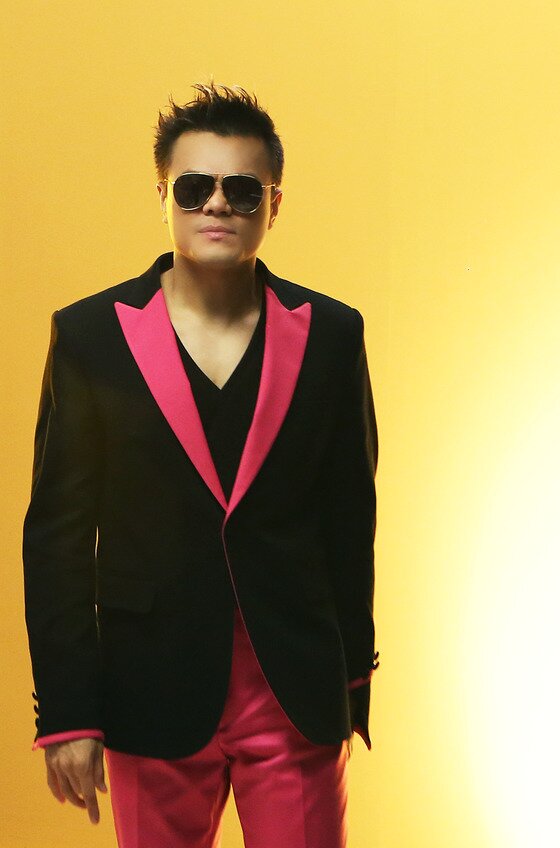 본문 이미지 - 박진영이 최근 진행된 뉴스1스포츠와의 인터뷰에서 '야한 노래를 부르는 가수'라는 자신의 선입견에 대해 생각을 전했다. ⓒ 뉴스1스포츠 / JYP엔터테인먼트