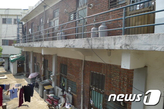 본문 이미지 - [자료] 가리봉동 벌집 (사진=서울역사박물관 제공) 2015.04.23/뉴스1 ⓒ News1 고유선 기자