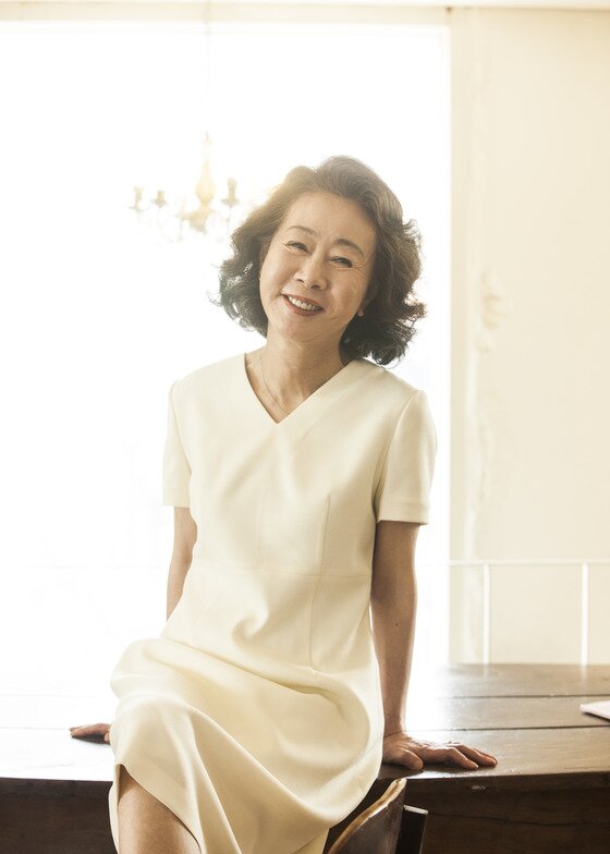 본문 이미지 - 배우 윤여정이 최근 삼청동의 한 카페에서 진행된 인터뷰에서 영화 '장수상회'에 출연한 소감을 밝혔다. ⓒ 뉴스1스포츠 / 퍼스트룩