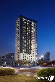 본문 이미지 - 호텔신라가 오는 5월 1일 정식 오픈하는 &acute;신라스테이 서대문&acute;. 호텔신라가 서울 시내에서 두번째로 선보이는 비즈니스호텔이다.