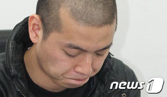 (서울=뉴스1) = 8일 서울서부지검 형사3부는 대마초를 피운 혐의(마약류관리에 관한 법률 위반 등)로 랩퍼 이센스(본명 강민호·28)에 대해 구속영장을 청구했다고 밝혔다.검찰에 …