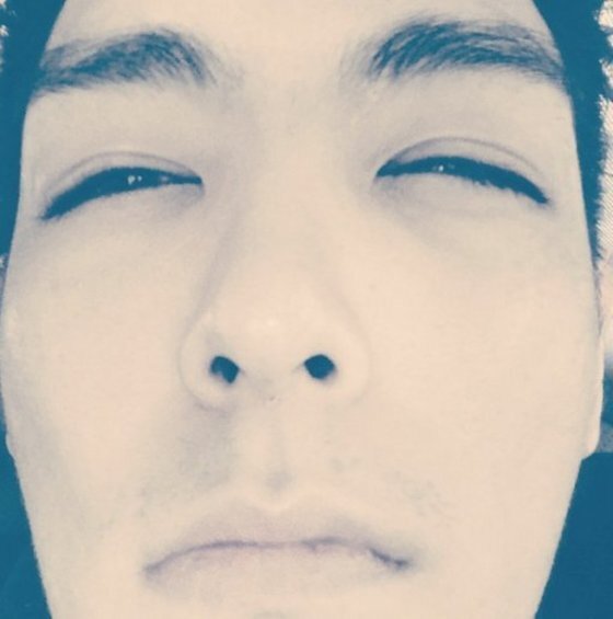 본문 이미지 - 빅뱅 '루저' 발표에 탑의 초근접 셀카가 화제다. ⓒ News1 스포츠 / 탑 인스타그램