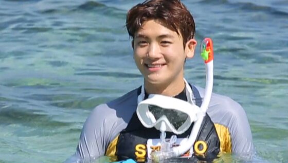 본문 이미지 - &acute;정글의 법칙&acute; 박형식이 바다수영 중 코피를 흘렸다. ⓒ News1스포츠 / SBS