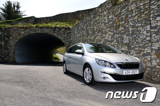 본문 이미지 - 푸조 뉴 308SW 1.6(한불모터스 제공)ⓒ News1