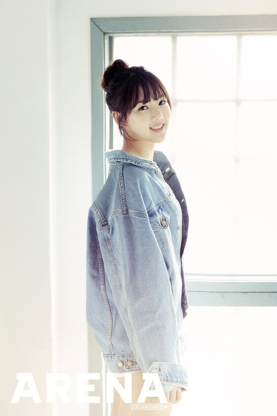 본문 이미지 - 걸그룹 여자친구 예린의 하의실종 패션 화보가 공개됐다. ⓒ 뉴스1스포츠 / 아레나 옴므 플러스