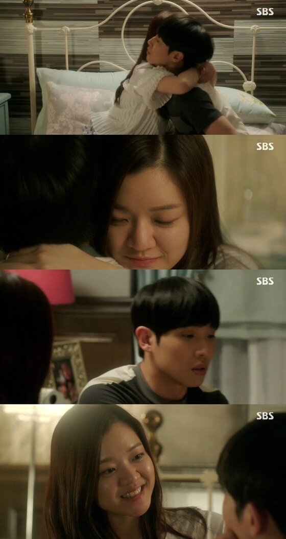 본문 이미지 - '풍문으로 들었소'의 배우 고아성이 이준을 보며 엄마 미소를 지었다.ⓒ News1스포츠/ SBS 방송 캡쳐