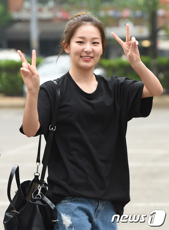 (서울=뉴스1스포츠) 권현진 기자 = 귀여움 넘치는 사랑스러운 걸.레드벨벳 슬기가 8일 오전 서울 여의도 KBS 신관 공개홀에서 열린 KBS 2TV '뮤직뱅크'(이하 뮤뱅) 리허설 …