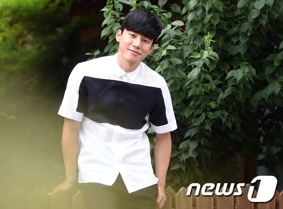 본문 이미지 - 배우 김무열이 최근 삼청동의 한 카페에서 진행된 뉴스1스포츠와의 인터뷰에서 영화 '연평해전' 개봉을 앞둔 소감에 대해 밝혔다. ⓒ News1 스포츠 / 권현진 기자