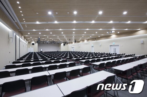 본문 이미지 - 한화호텔앤드리조트 용인 베잔송 세미나실.ⓒ News1