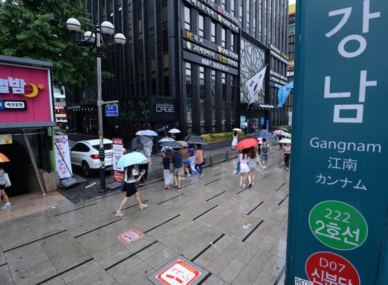 강남역 '투신 고위험 빌딩' 31곳 지정해 내달 집중점검
