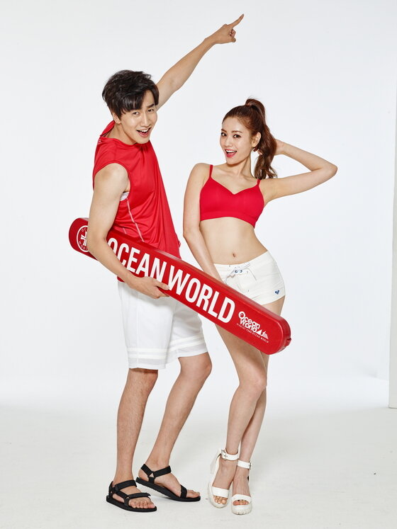 본문 이미지 - 나나가 워터파크 광고에서 몸매를 자랑했다. ⓒ News1스포츠 / 오션월드