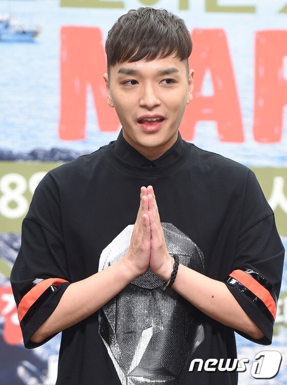 본문 이미지 - 사이먼 도미닉의 선공개곡 '사이먼 도미닉'이 발매와 동시에 음원 차트를 올킬한 가운데 해당 곡에 대한 궁금증이 커지고 있다. ⓒ News1 스포츠 DB