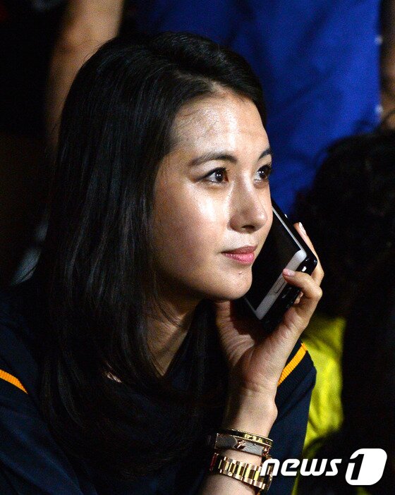 본문 이미지 - 이승엽 아내 이송정이 과거 한 방송에서 스무살 때 결혼한 것에 대해 밝혔다. ⓒ News1 DB