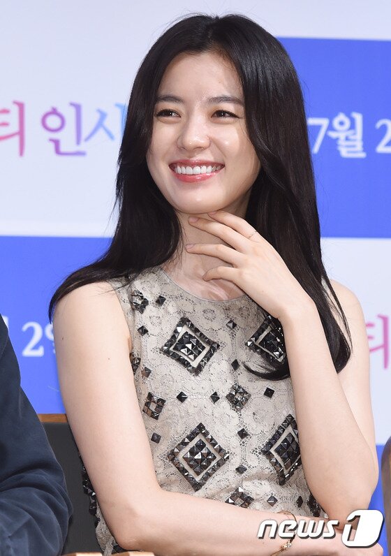 본문 이미지 -  배우 한효주가 박서준과 멜로 연기를 하고 싶다고 고백했다.ⓒ News1 스포츠 권현진 기자