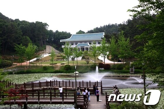 본문 이미지 - 청남대 대통령기록관 전경.(충북도 제공).ⓒ News1