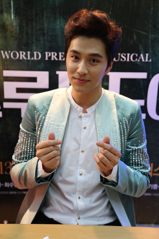 본문 이미지 - 배우 민우혁이 뮤지컬 '쓰루 더 도어' 공연을 성공적으로 마무리 지었다. ⓒ News1 스포츠 / 열음엔터테인먼트