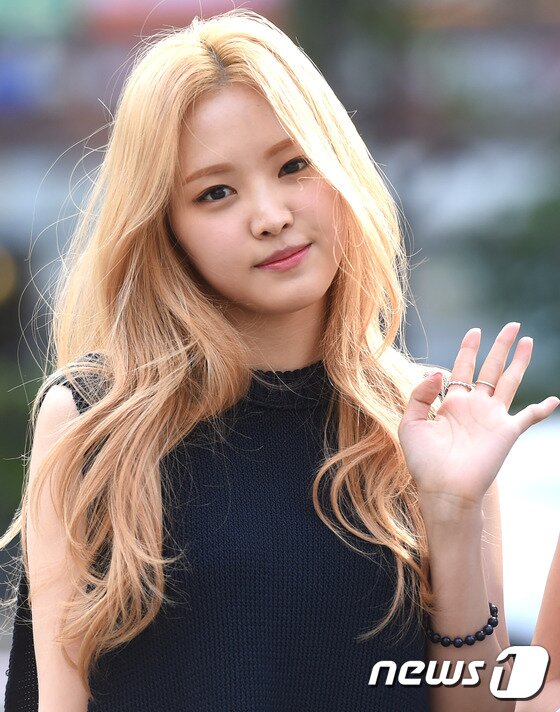 본문 이미지 - 걸그룹 에이핑크 멤버 손나은이 tvN 새 금토드라마 '두번째 스무살' 출연을 확정지었다.ⓒ News1스포츠 권현진 기자