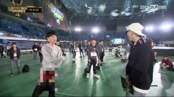 본문 이미지 - 블랙넛이 돌발행동으로 주목받고 있다. ⓒ News1스포츠 / Mnet &acute;쇼미더머니4&acute; 캡처