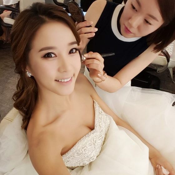 본문 이미지 - 양민화가 웨딩드레스를 입고 찍은 사진을 공개했다. ⓒ News1스포츠/ 양민화 인스타그램