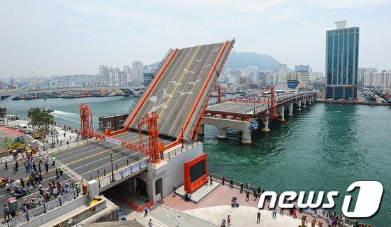 본문 이미지 - 현재 영도대교 모습ⓒ News1 이승배 기자