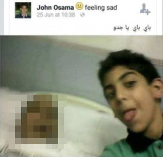 사우디 아라비아의 한 십대 소년이 죽은 할아버지와 셀카 사진을 찍어 논란을 불러 일으키고 있다.© 뉴스1스포츠 / John Osama 페이스북