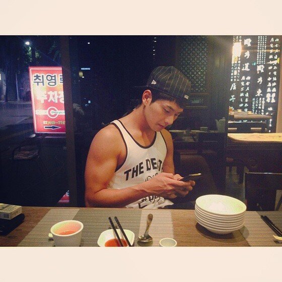 본문 이미지 - ‘예체능’ 이이경이 팔 근육을 자랑했다. ⓒ News1 스포츠/ 이이경 인스타그램