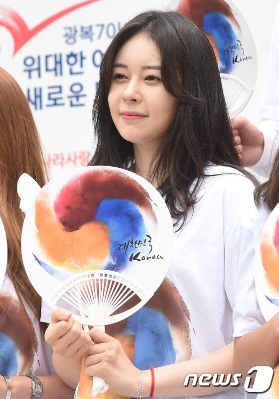 본문 이미지 - 배우 허이재의 이혼 소식이 전해진 가운데 과거 김태희 닮은꼴로 인정받았던 일이 눈길을 끈다. ⓒ News1star