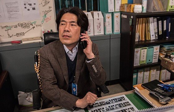 본문 이미지 - 영화 &acute;베테랑&acute;에 등장한 옛 서울청 광수대 사무실 모습. (영화 &acute;베테랑&acute; 스틸컷) ⓒ News1