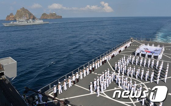 해군 천왕봉함. &#40;해군 제공&#41;2015.8.14/뉴스1