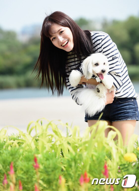 본문 이미지 - 레인보우 멤버 겸 배우 재경이 최근 진행된 인터뷰에서 웹드라마 '고결한 그대' 촬영을 행복하게 마쳤다고 고백했다. ⓒ News1 스타 / 권현진 기자