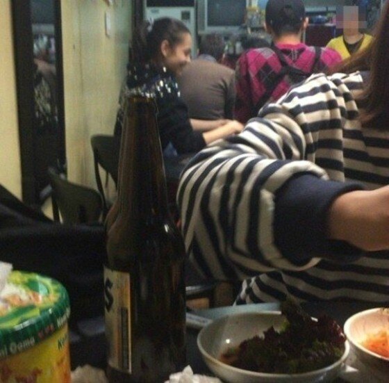 본문 이미지 -  지드래곤과 키코의 데이트 사진이 주목받고 있다.  ⓒ News1 스포츠 / 온라인 커뮤니티